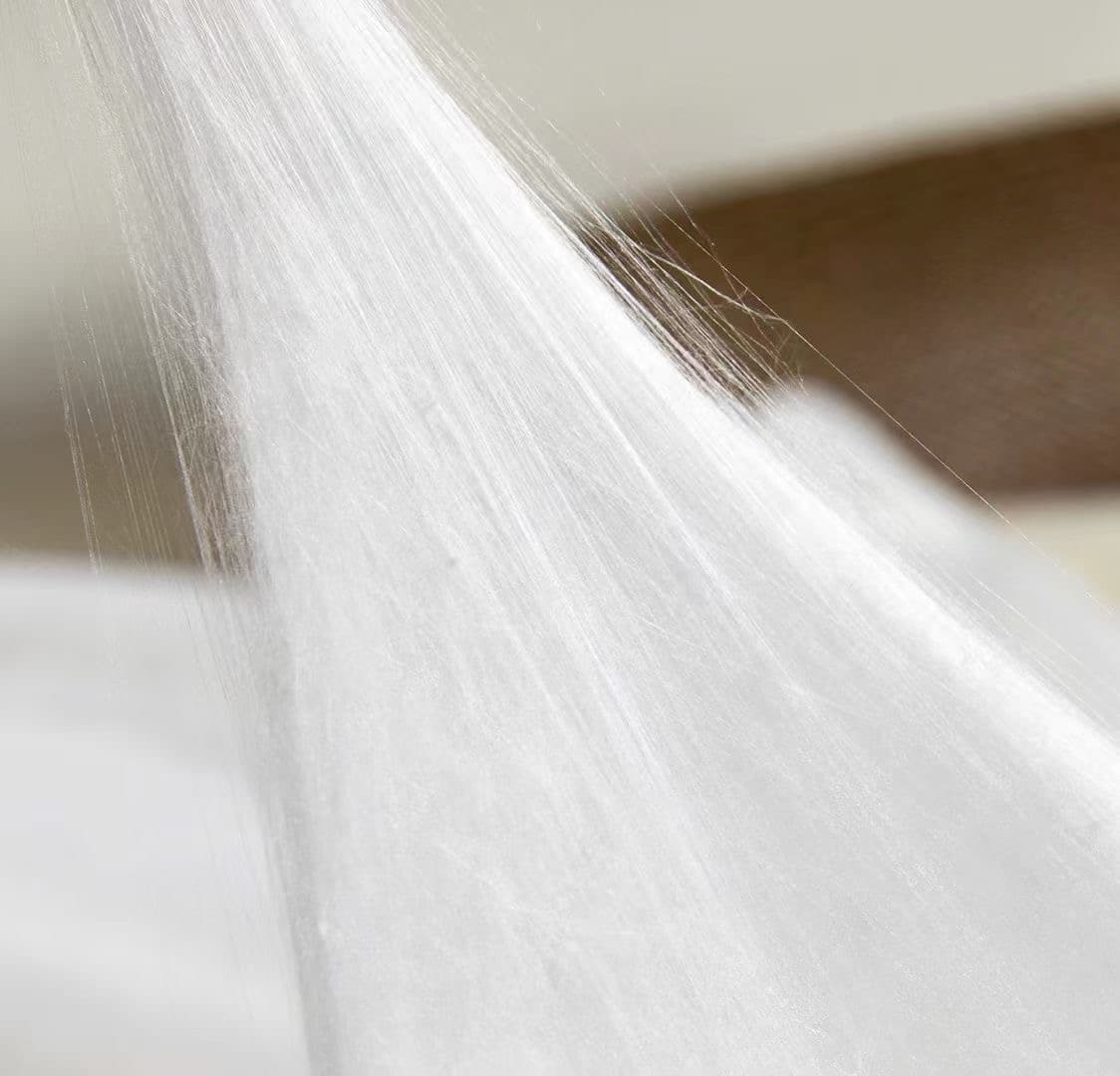 Mulberry silk filament drawn by hand